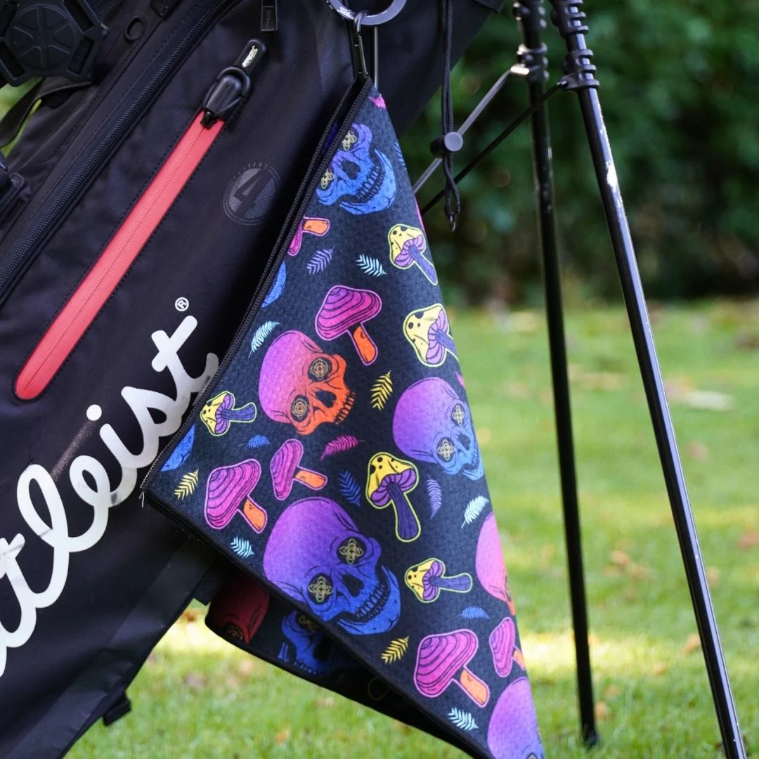 Trippy Skulls Towel - Image 3